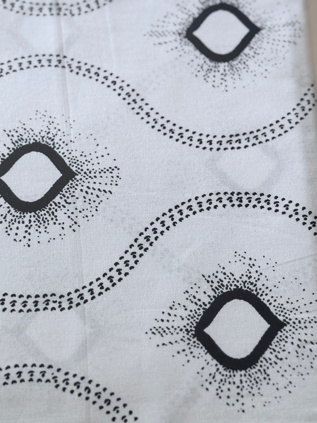 Noir et Blanc | Woodin – 100% Cotton sold by the yard