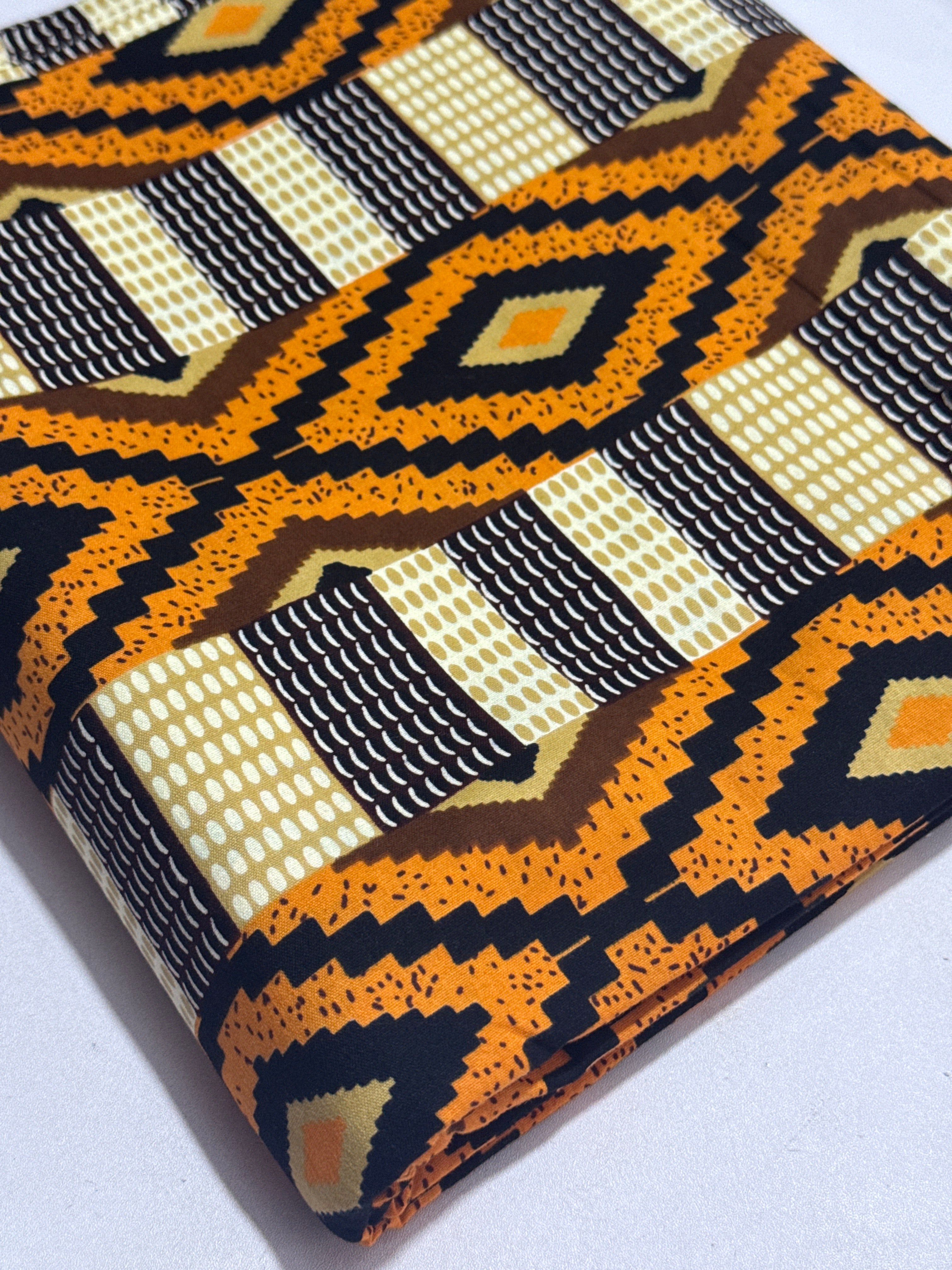 Veritable Wax Block Print Hitarget sold by the yard (3404118)